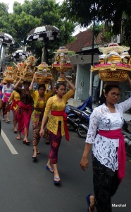 Women carrying offerings to the temple